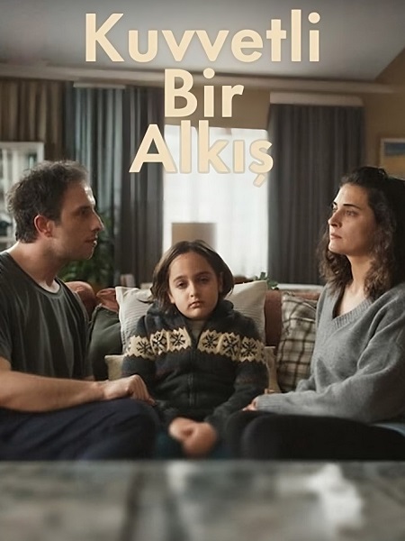 مسلسل تصفيق حار Kuvvetli Bir Alkis الحلقة 1 مترجمة